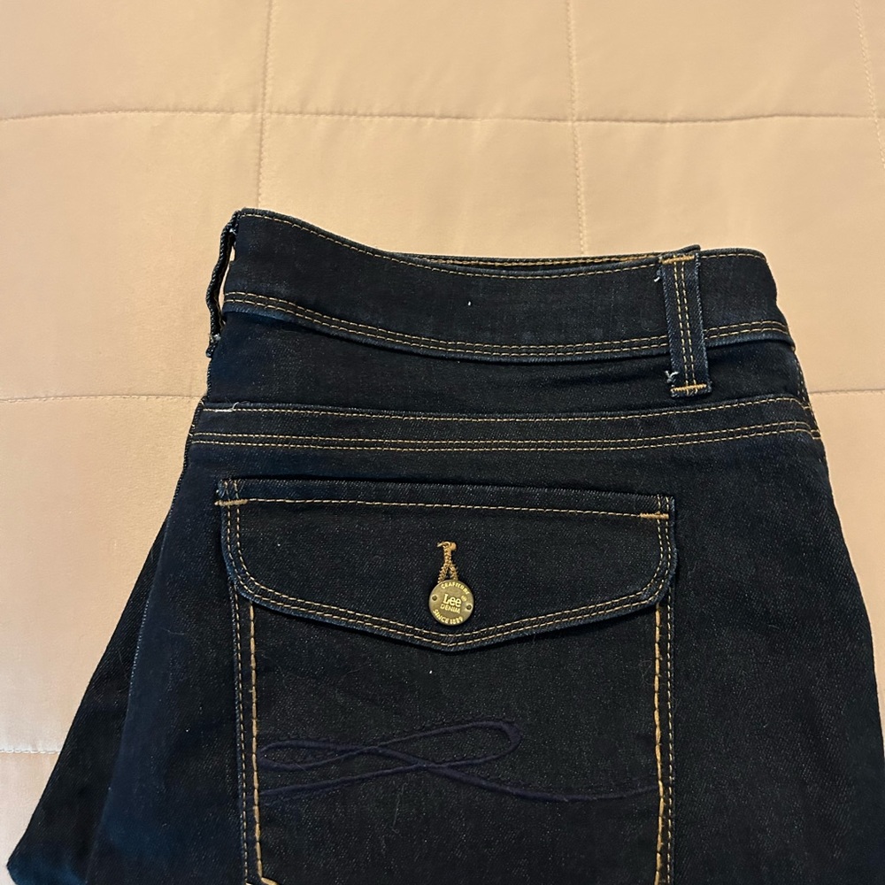 Lee perfect fit jeans, sits below the waist, dark blue